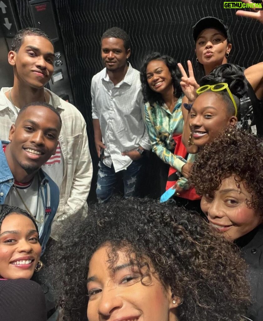 Tatyana Ali Instagram - Now that you’ve watched the 4 part pilot of #Perimeter on @betplus; I want you to do 2 things for me! 1. Go follow the creator @ArmaniOrtiz and tell him how much you loved it, & 2. Let @tylerperrystudios know that you want to see MORE of it!! This was such a fun project to create, & we had a blast celebrating it 🙏🏾