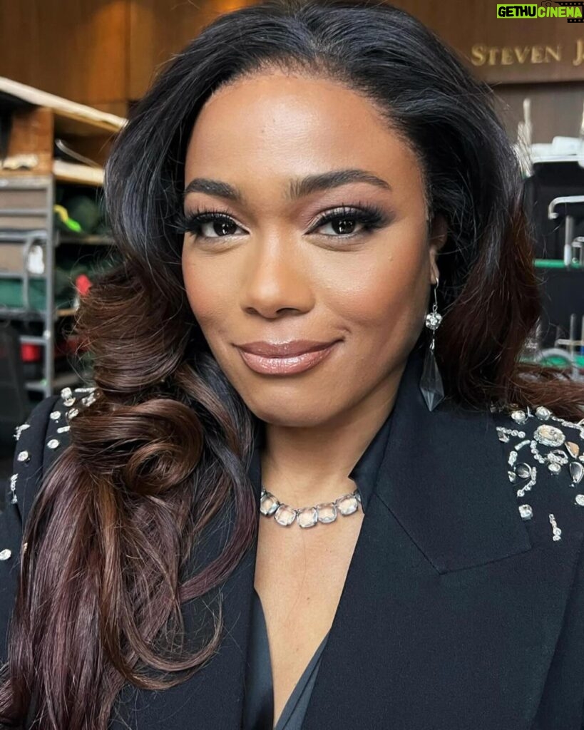 Tatyana Ali Instagram - Things @jennbennettmakeup did: THAT! Thank you so much for the @abbottelemabc glam!!