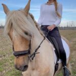 Taylor Mega Instagram - Domenica a cavallo 💞😍🐎 Trova le differenze