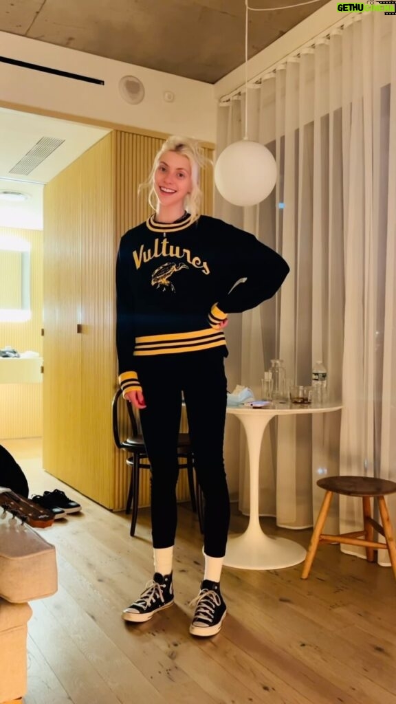 Taylor Momsen Instagram - Thanks @robrothnyc for the @blondieofficial sweater!! ❤️❤️ love you dude!! #blondiethevampireslayer