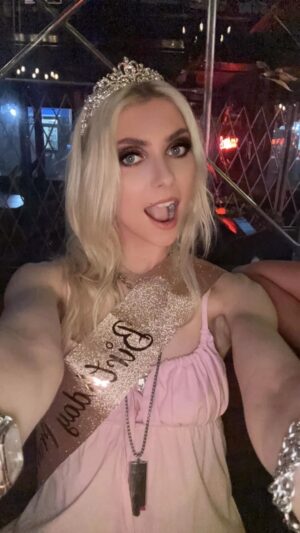 Taylor Momsen Instagram - I’ve never had so many people wish me happy birthday in my whole life!  So overwhelmed!  Thanks everyone for the wishes and making this the best birthday ever!  I ❤️❤️❤️ you all !!!! 😘😘😘😘😘😘😘😘😘😘🎂🎂🥳🥳🥳🎈🎈🎊🎊🎊