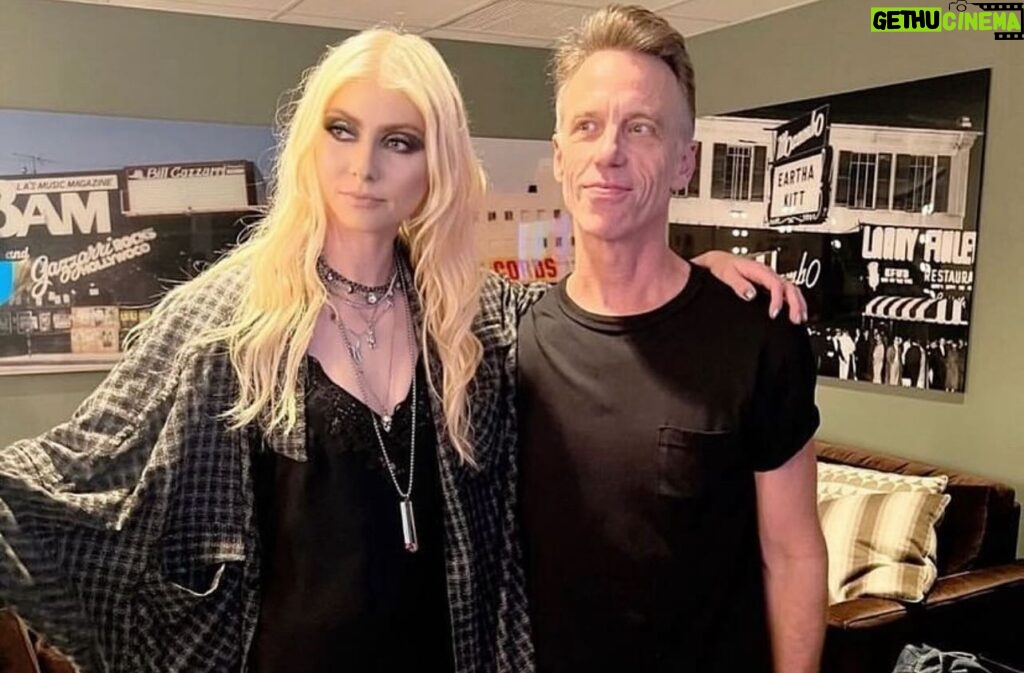 Taylor Momsen Instagram - HAPPY BIRTHDAY to the best drummer in the world MATT FUCKING CAMERON!!! Love you dude hope you have a great day! ❤️❤️❤️ @themattcameron