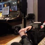 Taylor Momsen Instagram - Playing @chrismruff my rehearsal tapes for the #taylorhawkins ❤️ tribute…when singing @chriscornellofficial playing with @themattcameron @davestruestories @kristnovoselic__ @soundgarden @foofighters #nirvana members you don’t slouch on rehearsing…talk about nervous…❤️ 📸 @theartistsg