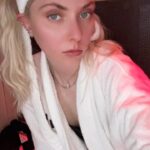 Taylor Momsen Instagram - MILWAUKEE getting a little #steam in before #SUMMERFEST tomorrow night!!! Can’t wait to play one more show for #DEATHBYROCKANDROLL @summerfest @theprettyreckless @alo