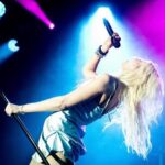 Taylor Momsen Instagram - MILWAUKEE! FRIDAY we headline @millerlite stage Friday at @summerfest #SUMMERFEST2023 🤘🤘🤘