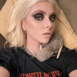 Taylor Momsen Instagram - That’s a WRAP! Thank you @summerfest and everyone who came out to make our last #deathbyrockandrolltour show AWESOME…see you on the flip side ❤️❤️❤️ 💄 @theartistsg