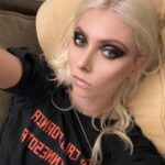 Taylor Momsen Instagram - That’s a WRAP! Thank you @summerfest and everyone who came out to make our last #deathbyrockandrolltour show AWESOME…see you on the flip side ❤️❤️❤️ 💄 @theartistsg
