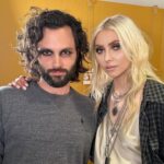 Taylor Momsen Instagram - Repost from @podcrushed • A reunion worth waiting for… 👯 but don’t ask us what’s going on in the second photo, we don’t know either.