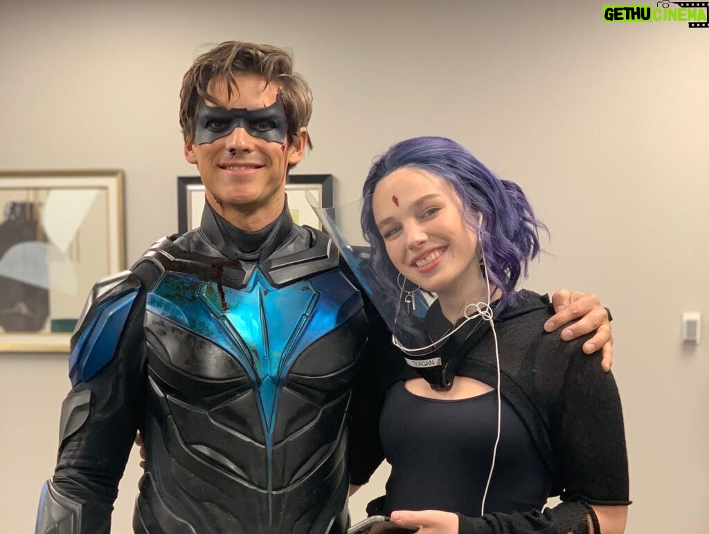 Teagan Croft Instagram - Titans Season 3 has started streaming on hbomax!! Here are some sneaky set pics to celebrate… I reckon you all will love this season ;) #hbomax #dctitans @hbomax @dctitans