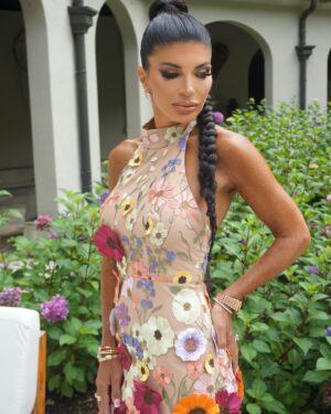 Teresa Giudice Instagram - It’s the Tre that keeps on growing! Tune in tonight at 8 PM EST for the season premiere of RHONJ💕💐