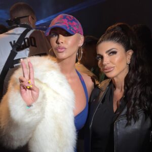 Teresa Giudice Instagram - Meanwhile at Coachella ✌️ #coachella #2024 #day3