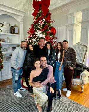 Teresa Giudice Instagram - Happy Holidays ❤️🎄🍾 #happyholidays #friends #couples