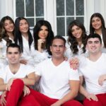 Teresa Giudice Instagram – Happy Holidays from our family to yours! Wishing you all nothing but love, happiness, and health. Hoping everyone has a blessed New Year!❤️❤️

Photographer: Angie Lopez @creationsphotographybyangie