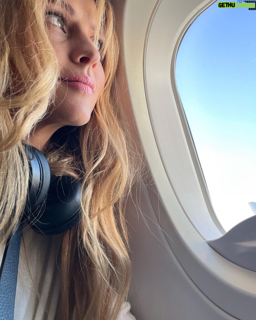 Teresa Palmer Instagram - Coming home babies.. only two more days left of work on The Last Anniversary, working with the best of the best @brunapapandrea @jodimatterson @nicolekidman @persaari @shutensky @i_am_polson #lianemoriarty #workingmum #flyinflyout✈✈✈ what a ride so far! @binge @madeupstories @blossomfilms @fifthseason