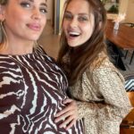 Teresa Palmer Instagram - Baby showering our gorgeous @its_susie_collins and baby girl weeeeeee it’s getting so close! Ready for my #doula duties! #pregnancy #babygirl