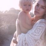 Teresa Palmer Instagram - Talking motherhood, home birth, hospital birth, co-parenting & mum/work juggle with the incandescent @toripraver on this weeks episode of @themotherdazepodcast. Loved hearing all of these beautiful stories and what a blended family inspiration!! OUT NOW wherever you get your podcasts xx