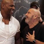 Terry Crews Instagram - Sim! É ele mesmo comendo o famoso sanduíche de mortadela do Mercadão! 🤩 Nosso eterno Latrell e Julius! Thank you for coming, @terrycrews! And when will you come here, @thevincentmartella? Se o Terry não resistiu, ninguém pode deixar de comer o sanduíche do mortadela do @bardomane! #Mercadao #MercadaoSP #TerryCrews