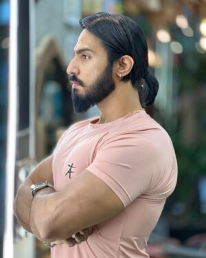Thakur Anoop Singh Instagram - Sharp, focussed and ready to give it all this 2024 🔥