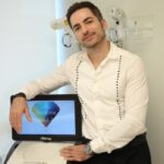 Thales Bretas Instagram - O Harmony é um equipamento da Alma Lasers, uma marca israelense super tecnológica que tem uma multiplataforma, onde é possível realizar diversos procedimentos. No vídeo de hoje eu explico um pouco mais sobre essa plataforma e em quais procedimentos utilizamos. #dermatologia #laser