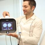 Thales Bretas Instagram – Hoje vou contar pra vocês sobre o lançamento Futera! Um equipamento que é usado para realizar vários dos procedimentos aqui na @clinica.bretas.