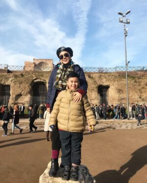 Thalita Latief Instagram - When in rome, #collosseum 🇮🇹 
•
#unconditionallove #tatellogmaz 
di-bonsai aja boyeee 😆