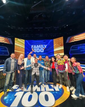 Thalita Latief Instagram - @family100id malam ini 19.30wib @officialmnctv 
S E R U ! ! !
Jangan lupa nonton yaaaaa…
Padang rumput vs Padang pasir 💃🏻🕺
•
#family100 #family100indonesia #MNCTV