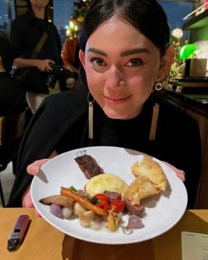 Thalita Latief Instagram - Finally hangout with our favo meat guy 😎
We had a great dinner 😋
Well served @dimsthemeatguy 👌🏼
Thank you @pennjakarta for having us 🙏🏻
•
Come, taste it and enjoy the vibes ✨
@pennjakarta x @dimsthemeatguy 
•
#happygolucky #blessed #grateful 
#decemberisourfavoritemonth