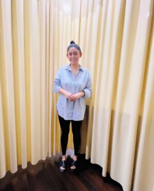 Thalita Latief Instagram - 🔆💃🏻😇
Tahun 2024 ini aku memutuskan utk memulai kembali perjalanan pola hidup sehatku bersama dokter @cissienugraha 😘
•
Sebagai cancer survivor dan memiliki unstable hormones itu udah jadi part dlm hidup, utk itu aku kembali melakukan pola hidup sehat yg dokter cissie terapkan, supaya tubuh tetap stabil, pikiran happy, hormon kembali terjaga dan sehat sehat sehat 😍
•
Selalu semangat dan pantang menyerah!!! 💪🏼
turun naik timbangan yg aku alamin ini purely side effect 
krn penyakit tapi banyak yg ga paham memang, gpp 😇
dibully, dihina dan di-julid-in bentuk tubuh juga udah sering wkwkw.. 😉 jadi ya biasa aja, gpp 😇 
•
Orang-orang disekitarku yg mengenalku, 
mencintaiku dan menyayangiku krn apa adanya diriku 
krn ketulusan sikap dan sifatku menjadi diriku sendiri 🥰 
bukan asal menilai dan men-judge krn bentuk tubuhku 😉
•
krn itu semua tidak akan membuat aku patah semangat 
utk tetap menjalankan pola hidup sehat 
dengan bimbingan dari dokterku 💕
•
Tujuan nya apa? S-E-H-A-T 🤍
Bonus nya apa? Berat badan turun.
Goals nya apa? Bentuk tubuh ideal.
•
Doakan ya teman” semua.. 😇🥰
Semoga usahaku tahun ini berhasil 💪🏼
•
#2024backinshape #2024readyforcomeback
#healthylifehappymind #polahidupsehat 
#happygolucky #positivevibes