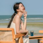 Thanwaporn Nasombat Instagram - ร้านกาแฟลับๆริมหาดหัวหิน 🌴 มาทีไรก็ชอบ 🌊 #นะโมจะเที่ยว