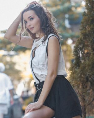 Thays Gorga Instagram - No clima da sexta-feira!✨🍀
•
#ootd #fashion #pretoebranco #sextafeirachegou #happyfriday
