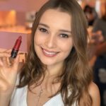 Thays Gorga Instagram - Quem ama make levinha e tons nudes vai amar os novos batons da @eudoraoficial Eles são nudes, mas têm um fundo rosado que faz toda a diferença e que deixa aquela make básica, linda! #eudora #pinknude #make #tendendencias