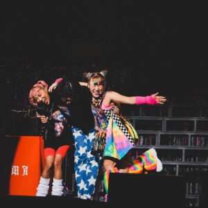 Thelma Aoyama Instagram - 🍙BUDOUKAN ONIGIRI FES.PART5🍙
アンコール
M19: 世界の中心 feat. @mmkemio @fuwa876 
M20: なんだかんだ
-みんなからのサプライズケーキ😭❤️-
M21: SMILE AGAIN

愛でいっぱいだった武道館。
立つのに15年かかった武道館。
最高に楽しかった武道館。
新たな目標が出来た武道館。

みーーーーんなみーーーーーーーーーんな本当にありがとう。最高な1日だった❤️!!
一生忘れないよ。またどこかで:)