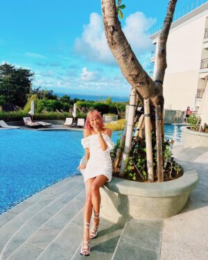 Thelma Aoyama Instagram - 【時差ポスト】📍BALI - ホテル: @ayanaresort @ayanahotelsjp の新しく出来たAYANA SEGARAにalisaと行ってきたよ!!❤️🌴☀️本当に天国みたいなホテル。
ホテルから出なくても十分にバリを楽しめるオススメホテルなので、機会があったら是非行ってみてほしい!!
@alisaueno のYoutubeのVLOG出てるので見てね🤍🤍🤍