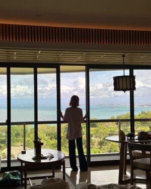 Thelma Aoyama Instagram - 【時差ポスト】📍BALI - ホテル: @ayanaresort @ayanahotelsjp の新しく出来たAYANA SEGARAにalisaと行ってきたよ!!❤️🌴☀️本当に天国みたいなホテル。
ホテルから出なくても十分にバリを楽しめるオススメホテルなので、機会があったら是非行ってみてほしい!!
@alisaueno のYoutubeのVLOG出てるので見てね🤍🤍🤍