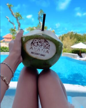 Thelma Aoyama Instagram - 【時差ポスト】📍BALI - ホテル: @ayanaresort @ayanahotelsjp の新しく出来たAYANA SEGARAにalisaと行ってきたよ!!❤️🌴☀️本当に天国みたいなホテル。
ホテルから出なくても十分にバリを楽しめるオススメホテルなので、機会があったら是非行ってみてほしい!!
@alisaueno のYoutubeのVLOG出てるので見てね🤍🤍🤍