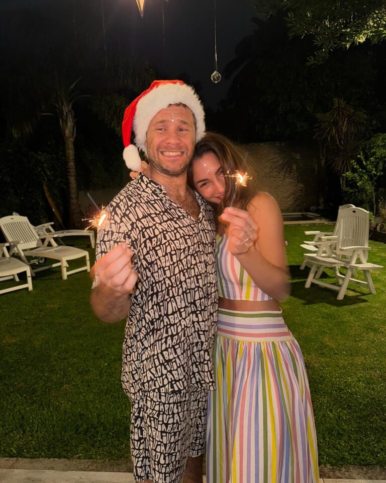 Thelma Fardin Instagram - Feliz Navidad ♥️ Que sea repleta de amor y rodeados de gente querida para todos