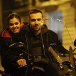 Theo Rose Instagram - In seara asta e @clanulserial ♥️ N-am zis niciodata aici ce cred despre Denis. Pe la interviuri ne intreaba cum a fost sa filmam scenele de amor sau cele cu saruturi. La inceput am fost si eu stresata pentru scenele alea dar va spun cinstit, am avut noroc de un partener de joc extraordinar de bun si responsabil. Denis e un om cald si isi trateaza cu atata seriozitate munca incat nici n-am simtit diferenta dintre scenele care isi propuneau sa ne stanjeneasca si cele de dialog. Denis se spala pe dinti inainte de fiecare secventa care presupune saruturi ( poate radeti dar e o conditie esentiala ca secventa sa iasa bine), intreaba intotdeauna daca ma simt confortabil cu ce se intampla si ma protejeaza si ajuta pe set. Ca telespectator cred ca Denis a facut performanta in @clanulserial si abia astept sa-l mai vad si in alte productii. Multumesc, Deni @denishanganu_ 🫶🏽