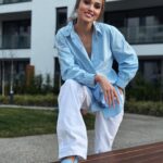 Theo Rose Instagram - Primvara vine cu incercarile ei. Nu va lasati pacaliti. Imbracati-va adecvat. Pe @bonprix gasiti haine potrivite pentru sezonul asta. #bonprix #modacareinspira #paidpartnership