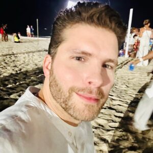 Thiago Fragoso Instagram - #selfiedump …
Existe isso? Boa noite, pessoal!

🌟💙🙌🏼

#selfiewednesday