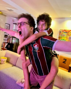 Thiago Fragoso Instagram - Saudações tricolores! 🙌🏼

#fluminense 
#libertadores #campeão