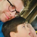 Thiago Fragoso Instagram - Nosso dia de @legolandflorida foi sensacional! É um parque super acessível pros pequenos com dezenas de atividades interativas que estimulam os sentidos da criança ao mesmo tempo em que divertem! Só fica claro que Lego continua sendo o melhor brinquedo do mundo pois com pequenos pedaços se constrói o que a imaginação permitir. Obrigado, Legoland! 💙🌟💙 #everythingisawesome @pamevents #omelhorbrinquedodomundo #legoland #legolandflorida #assessoriapamevents