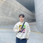 Thitipong Sengngai Instagram - คงจะมีแต่แชมพูเท่านั้นแหละ ที่เป็นห่วงผม 🥺💕 #FortFTS #ComeFortZon #BabyFeat