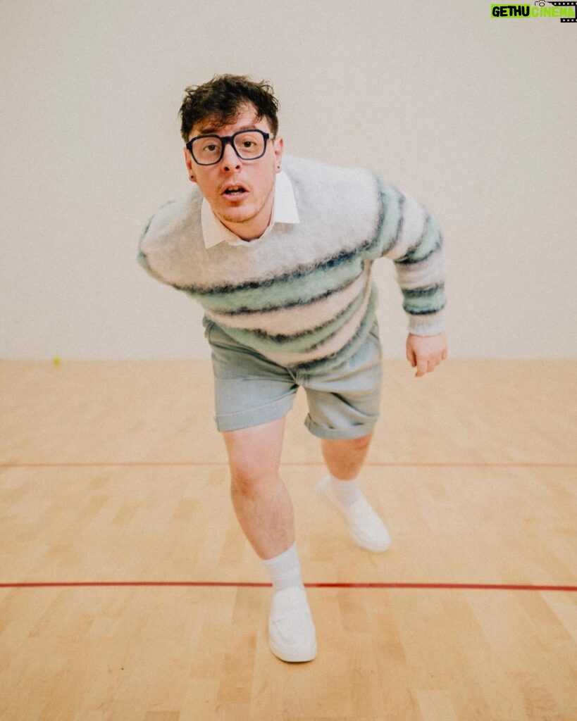 Thomas Sanders Instagram - getting kicked out of the country club 🎾 (📸: @jameslightner; 👕: @dpstyledme) it’s officially been TEN YEARS since Patton first made the scene as Dad Guy in my Vines. Ten years I’ve been with this character. I love him so much. So we created a fun look inspired by him. And I have him playing tennis… cause he would make a TEN-nis joke. Happy “Birthday”, Patton 🩵🎂