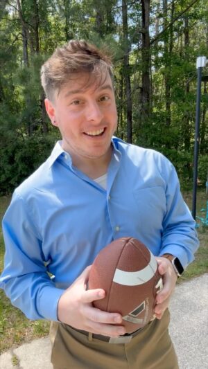 Thomas Sanders Instagram - I’ve gotta be me 🏈 #aprilfools #comedy #relatable #sports