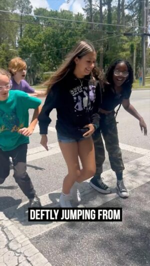Thomas Sanders Instagram - Narrating People’s Lives: The Crosswalk Anthology! 🚸 Tried something new… and it’s ended up being a new favorite. #storytime #narratingpeopleslives #vine #comedy #relatable #prank #thefloorislava