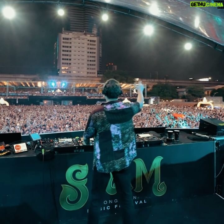 Tiësto Instagram - Epic night in Bangkok 💦🚀
