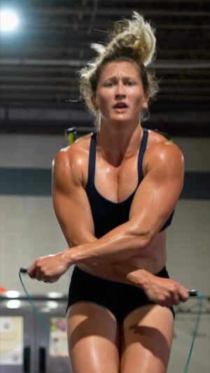 Tia-Clair Toomey Instagram - If I’m not sweating, I’m not working hard enough! 😜

Comment below a rule you live by.