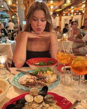 Tiera Skovbye Instagram - Food is the 🗝️ to my heart