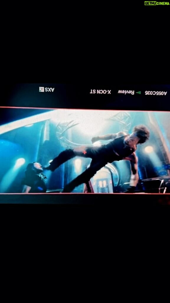 Tiger Shroff Instagram - The take that went wrong…contacted a stuntman pretty bad with this one😮‍💨🥹hadnt practiced this in rehearsal so couldnt control my power during the shot..