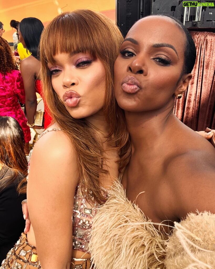 Tika Sumpter Instagram - The camaraderie, the love, the genuine connections, the energy. Women make me want to be better, for myself and for them. @essence #essencebwih2024